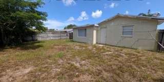 Gorgeous 3/2/1 1200 Sq. Ft. with fenced yard, all tile floors, custom baths and remodeled kitchen!! Gorgeous 3/2/1 1200 Sq. Ft. with fenced yard, all tile floors, custom baths and remodeled kitchen!! Gallery 17