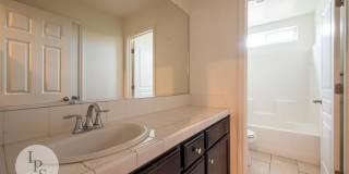 Fresno SouthEast Home, Gated Community, Clovis Unified School District, 3BR/2.5BA - Lots of Amenities! Gallery 20