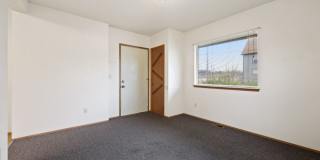 MOVE IN READY! Includes water, sewer and garbage. 2 bed 1 bath downtown Olympia! Gallery 7