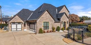 1001 Quarry Court Gallery 1