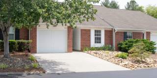 Updated 2BR 2.5BA Home w/ Lake Access • New Countertops • Patio in Farragut Gallery 1