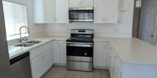 Charming 2-bedroom, 1-bath home in Imperial Beach just two blocks from the beach Gallery 12