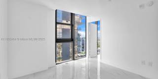 Island Bay Gallery 32