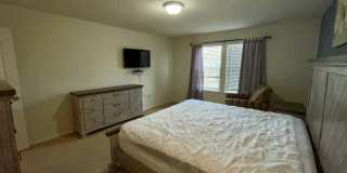 Spacious 5-Bed / 4.5-Bath Townhome w/ Private Pool & Sundeck in Gated Oakmont at Solterra Near Disney Gallery 20