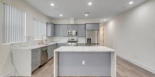 4 Bed / 4 Bath Townhome in Sawtelle Gallery 6