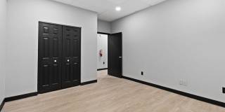 202 N Mulberry Street Gallery 16