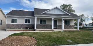 Gorgeous 6-bedroom, 4-bathroom with a large garage Salem Gallery 38