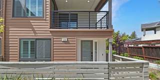 LuxurSmart Townhome with Solar | 3 Bed | 3.5 Bath | Built in 2021 | Walk to Sprouts/Dining LuxurSmart Townhome with Solar | 3 Bed | 3.5 Bath | Built in 2021 | Walk to Sprouts/Dining Gallery 1