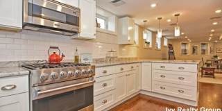 1108 Broadway Gallery 4