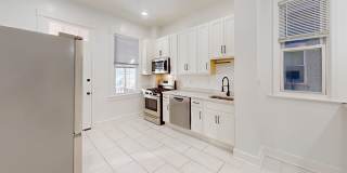 Four Bedroom 2,500 Square Foot House W/Back Patio, Multiple Kitchens/Laundry Facilities Gallery 10