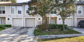 Spacious 3BR Townhome with Loft, Garage & Screened Patio Gallery 1