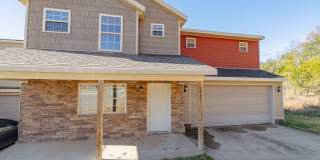 4 Bedroom 2.5 Bath Townhome near Centennial Park! Gallery 1