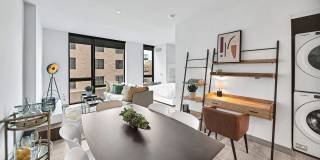 Triangle Square Gallery 5