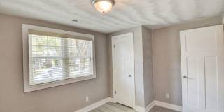Beautifully Renovated! Gallery 16