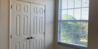 "Move In Special" $250 OFF First Month's Rent - Lovely 3 Bedroom 2 Bath Condo Gallery 28