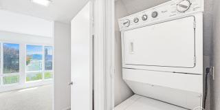 Hilltop Retreat with Ocean Breezes, natural light, and panoramic views Gallery 21