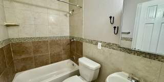 Spacious 3 bed/1 bath rental - Available Now! Gallery 7
