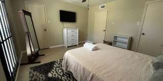 Furnished, Midtown One Bedroom Apartment Gallery 13