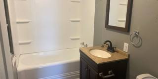4 bed/1 bath, 1400 sqft home! 1700 W Chestnut St in Springfield MO. Gallery 6