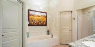 Beautiful pet friendly 4 bedroom home-AVAILABLE TODAY! Gallery 25