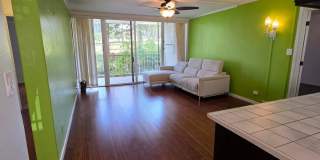 Colonnade on the Greens - 3 bedroom, 2 bath unit with 2 tandem parking. Gallery 7