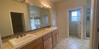 5 bedroom home with attached 3 car garage in Winchester Gallery 15