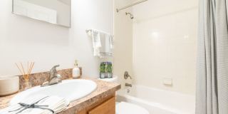 Courtney Greens Gallery 23