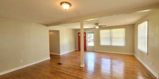 205 Henry Street Pensacola, FL 32507 MOVE IN SPECIAL: HALF OFF first full month of rent!!! Gallery 6