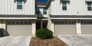 3/2.5/1.5 Fourplex Close to IH35 for Commuters! Fridge, Washer & Dryer Included /NBISD Gallery 1