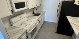 Luxury 1 Bedroom with Balcony, Pool & City Views – Hopkinson House Gallery 13