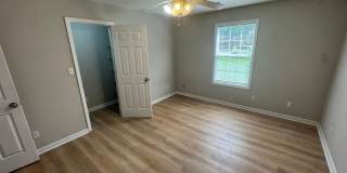 Single-Level Living in an Unbeatable Location Gallery 14