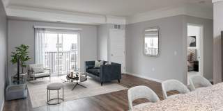 Edison at Woodbury Gallery 18