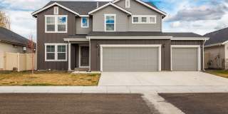 Spacious 4 Bedroom Home 2.5 Bath in Great Neighborhood Gallery 1