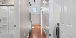 521 Warren Street Gallery 32