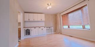 9404 Lindsay St Gallery 9