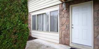 VERY Spacious Corner Townhouse with Private Patio, DW, W/D Hookups! Gallery 1