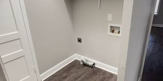 Charming 2 bedroom, 1 bathroom duplex Gallery 7