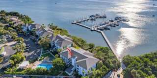 390 NE Edgewater Drive Gallery 1