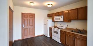 Lyons Court - Senior Living Gallery 13