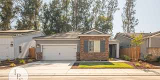 Newer East Clovis Home, 4BR/2BA, with Solar - built in 2023, Lots of Amenities! Gallery 1