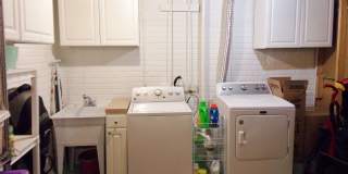 Beautiful end condo in great Powell location!! Gallery 29