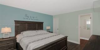 9811 N Hollybrook Lake Dr Gallery 25