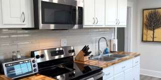 Furnished 2 bed 1 Bath Home Gallery 14