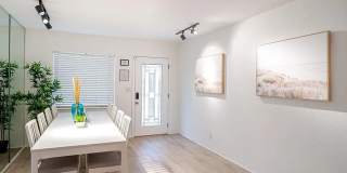 Stylish Heated Pool House  Near the Beach Gallery 13