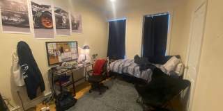 5 Bedroom House in the Southside Flats!  Central Air. Washer and Dryer on Main Floor. Private Patio. Gallery 14
