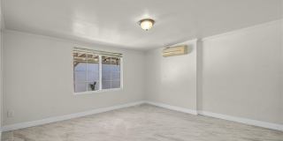 712 W Longden Gallery 15