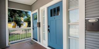 Prime Location! Beautifully Updated 3-Bedroom Duplex Near The Pearl & Downtown Gallery 4