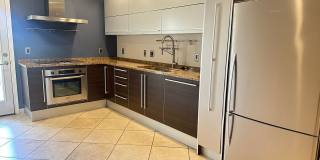 Gated Community Townhome! Gallery 4