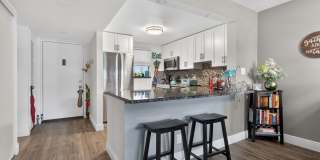 Bright & Spacious 1BR Retreat Near Beaches & Shopping Gallery 10