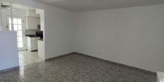 Welcome Home ! 3 bedroom 1.5 bath rental -DUPLEX Gallery 6